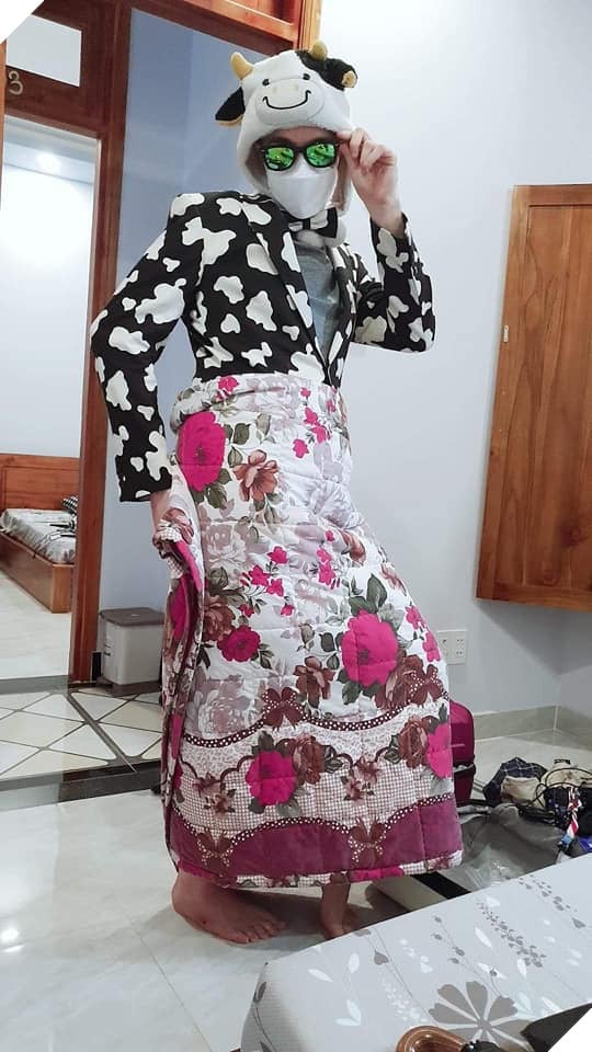 Vừa đặt chân xuống TP. HCM, Cowsep đã ngay lập tức cosplay Ninja Lead của Việt Nam khiến fan phát cuồng