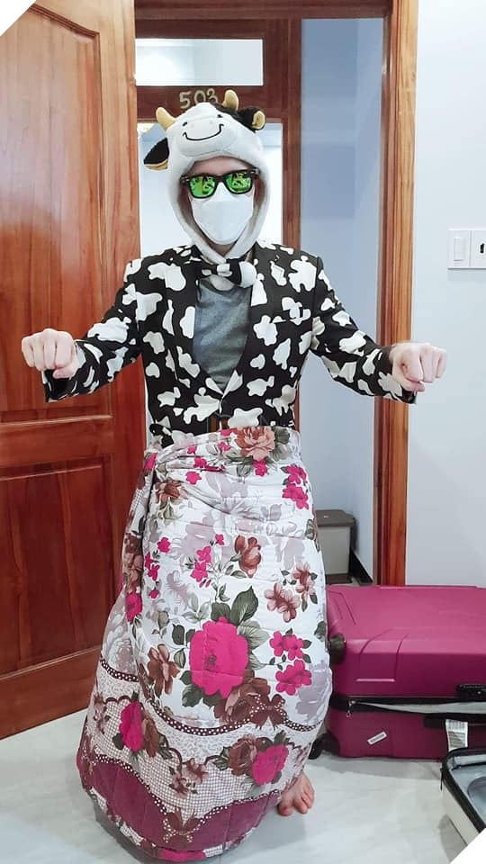 Vừa đặt chân xuống TP. HCM, Cowsep đã ngay lập tức cosplay Ninja Lead của Việt Nam khiến fan phát cuồng