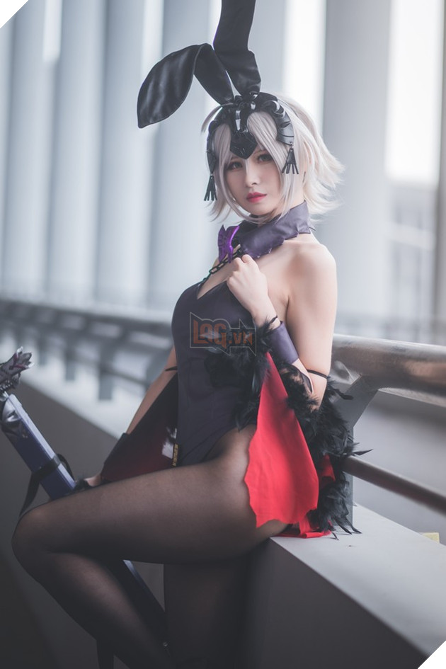 Cosplay Jean D'Arc cực nóng bỏng trong Fate/Grand Order