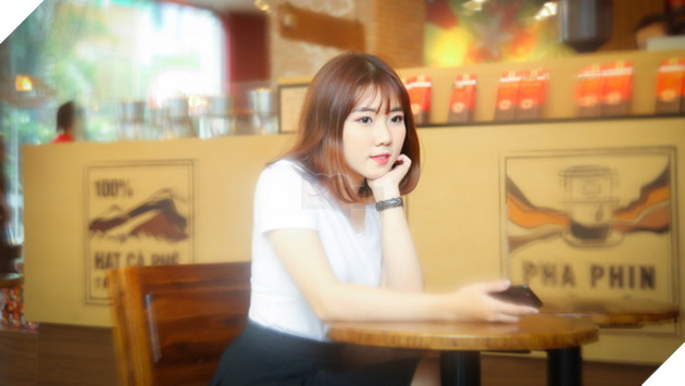 Ngỡ ngàng trước làn da trắng nuột nà của 2 nàng hot girl nhà CFL 10