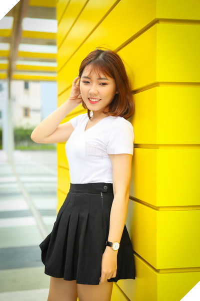 Ngỡ ngàng trước làn da trắng nuột nà của 2 nàng hot girl nhà CFL 2