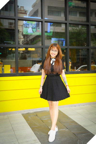 Ngỡ ngàng trước làn da trắng nuột nà của 2 nàng hot girl nhà CFL 4