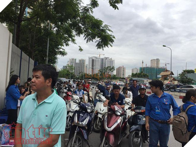 “Đề thi Toán năm nay khó, em nhắm chừng chỉ được có 8 điểm thôi” 8