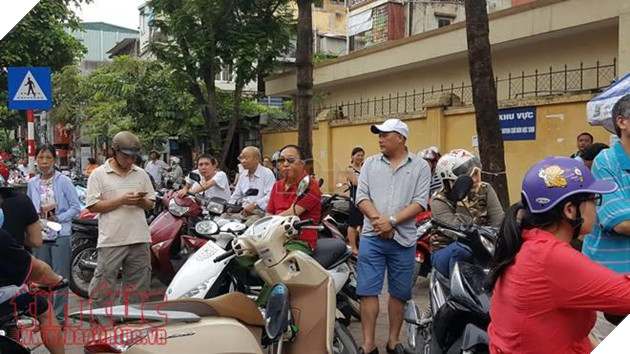 “Đề thi Toán năm nay khó, em nhắm chừng chỉ được có 8 điểm thôi” 10