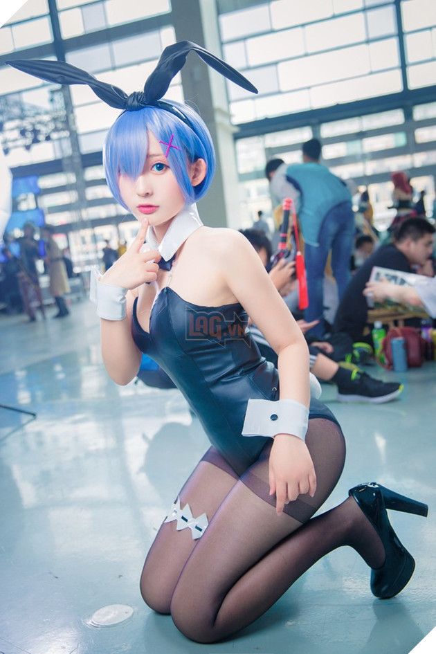 Tuyệt vời cosplay nàng hầu xem "xinh đến ngất ngây" trong Re:Zero