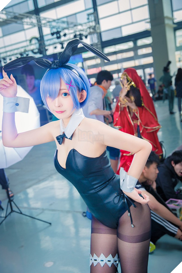 Tuyệt vời cosplay nàng hầu xem "xinh đến ngất ngây" trong Re:Zero