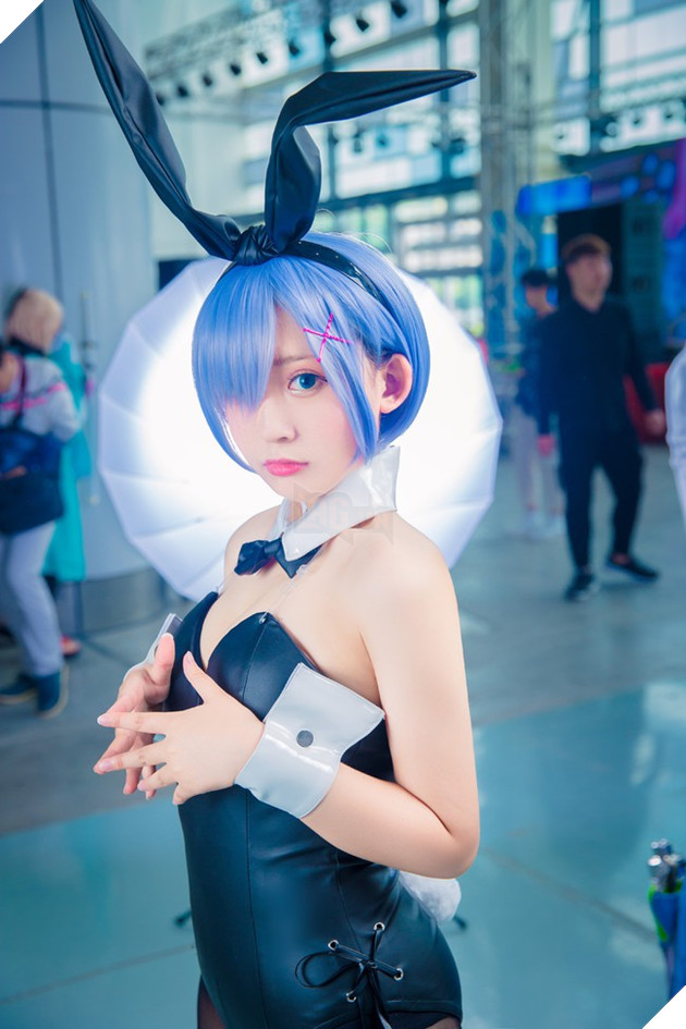 Tuyệt vời cosplay nàng hầu xem "xinh đến ngất ngây" trong Re:Zero