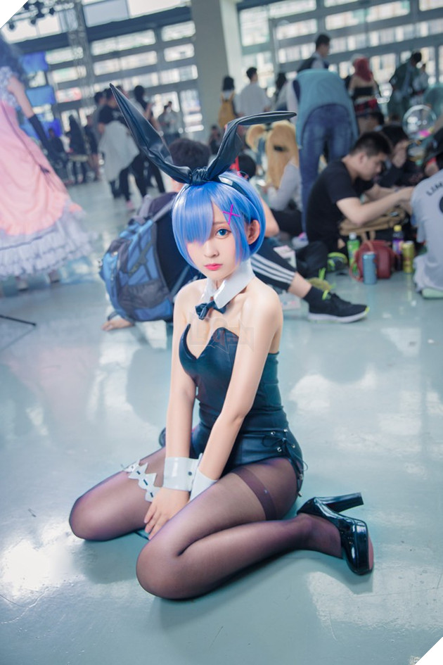 Tuyệt vời cosplay nàng hầu xem "xinh đến ngất ngây" trong Re:Zero