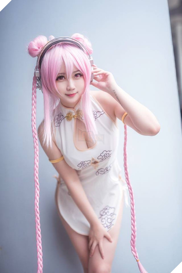 Chảy máu mũi với cosplay Super Sonico cực gợi cảm ngoài đời thực