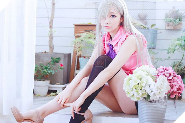 Thẩn thờ với bộ cosplay xinh xắn trong veo của cô nàng Elizabeth Liones trong Thất Hình Đại Tội 5