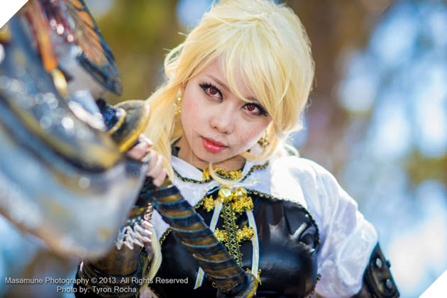 Toát mồ hôi với bộ Cosplay Cuồng Long nữ siêu gợi cảm giữa trời mùa hè 7