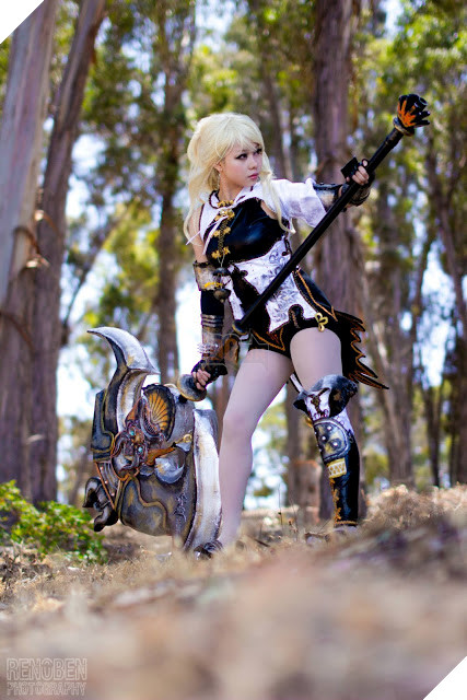 Toát mồ hôi với bộ Cosplay Cuồng Long nữ siêu gợi cảm giữa trời mùa hè 3