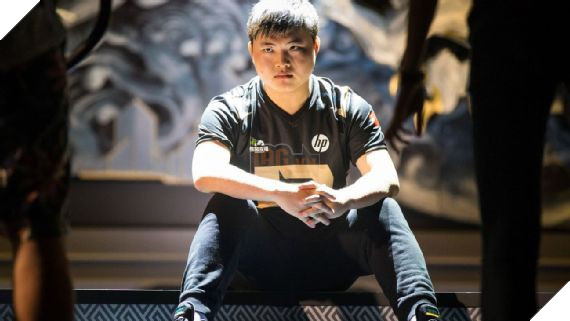 Thấy Uzi chấn thương, Snake Esports mời cả chuyên gia trị liệu về để chăm sóc sức khỏe cho Sofm và đồng đội - Ảnh 1. Thấy Uzi chấn thương, Snake Esports mời cả chuyên gia trị liệu về để chăm sóc sức khỏe cho Sofm và đồng đội - Ảnh 1.