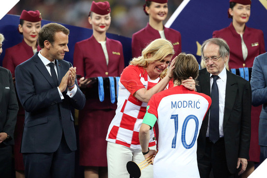 Nữ tổng thống Croatia đốn tim hàng triệu fan trên thế giới - Ảnh 3.