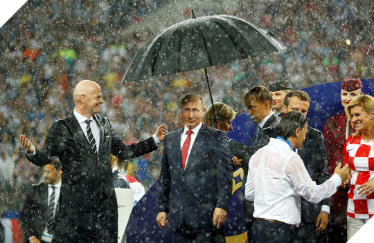 Nữ tổng thống Croatia đốn tim hàng triệu fan trên thế giới - Ảnh 4.