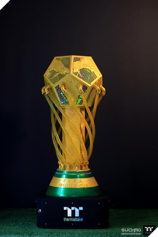 Chiếc PC kiêm cúp vàng World Cup này chắc chắn sẽ khiến bạn phải ngất vì quá đẹp - Ảnh 1.