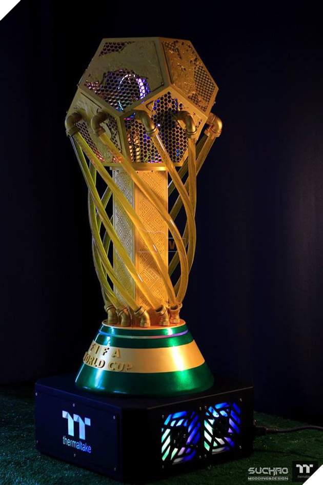 Chiếc PC kiêm cúp vàng World Cup này chắc chắn sẽ khiến bạn phải ngất vì quá đẹp - Ảnh 2.