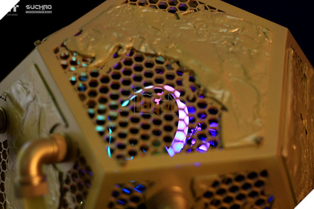 Chiếc PC kiêm cúp vàng World Cup này chắc chắn sẽ khiến bạn phải ngất vì quá đẹp - Ảnh 3.