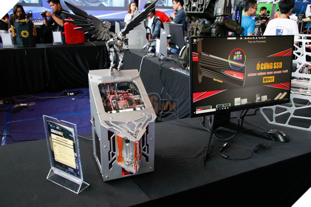 Tổng hợp các bộ máy và góc máy đẹp nhất trong Intel Extreme PC Master Mùa 5 2