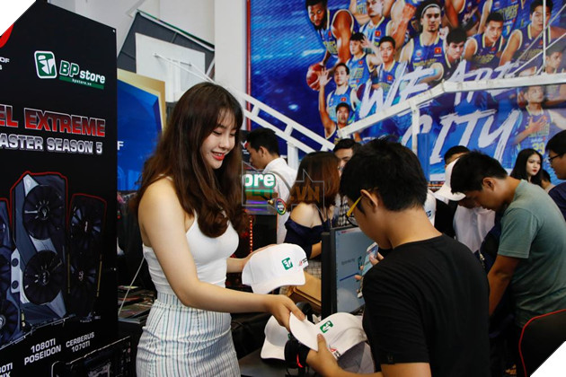 Tổng hợp những bóng hồng trong Intel Extreme PC Master mùa 5 5