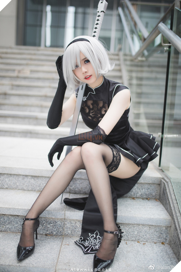 Rung động với bộ ảnh cosplay 2B nửa hở nửa kín đầy khiêu khích 5