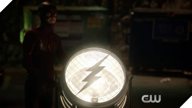 Siêu anh hùng truyền hình DC nhá hàng nóng hổi: Arrow, The Flash, Supergirl và Batwoman