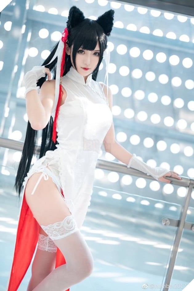 Cùng chiêm ngưỡng bộ cosplay Atago trong Azur Lane trong trắng thuần khiết  5