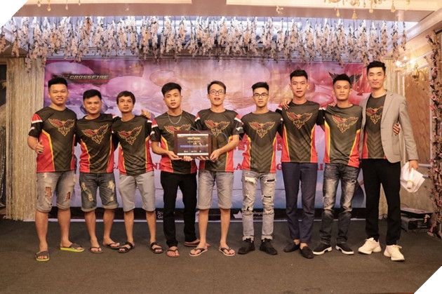 CFL: Clan Làng Vũ Đại tổ chức sinh nhật 1 tuổi hoành tráng tại Hạ Long 4