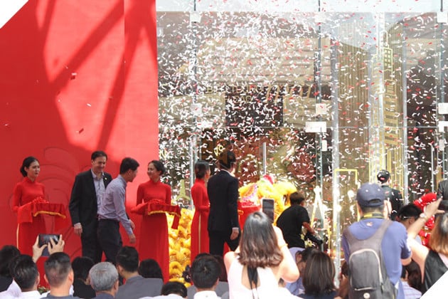 Toàn cảnh Landmark 81 - Tòa nhà cao nhất Việt Nam trong buổi sáng khai trương