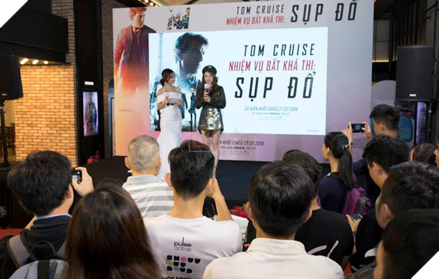 Lý Nhã Kỳ được mời lên bốc thăm may mắn