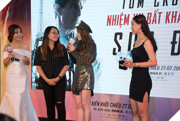 Bạn nữ may mắn đầu tiên được Lý Nhã Kỳ gọi tên