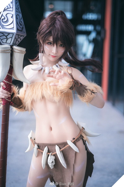 Nóng mặt với phiên bản Cosplay Nidalee trắng hồng ngất ngây siêu gợi cảm 6
