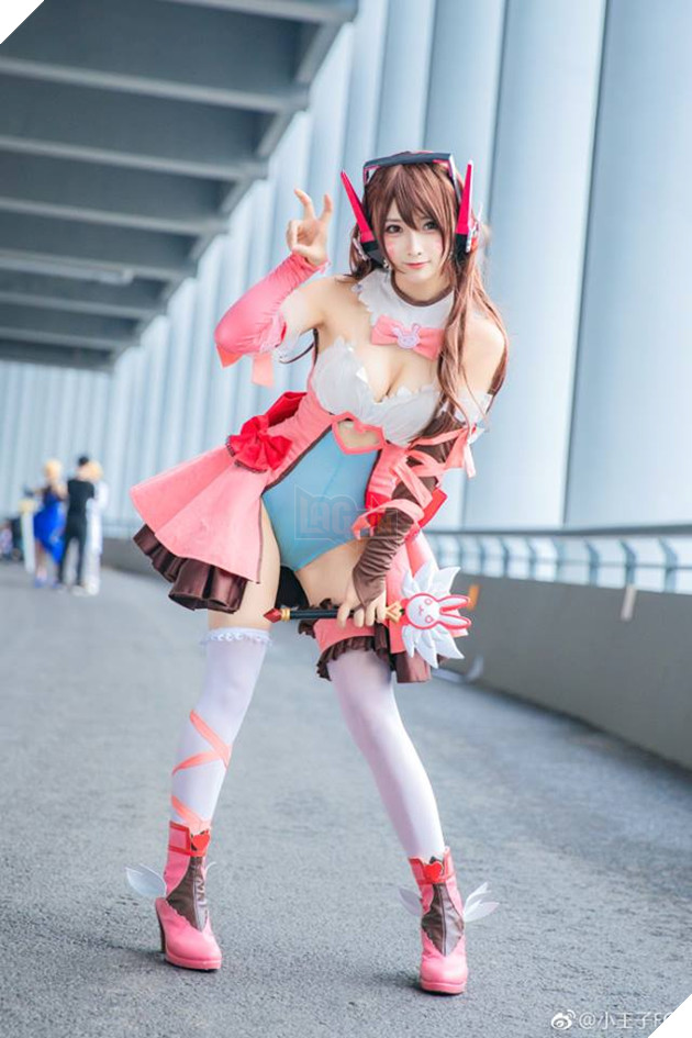 Overwatch: Bỏng mắt với bộ cosplay phiên bản mới - D.VA Cô phù thủy nhỏ 