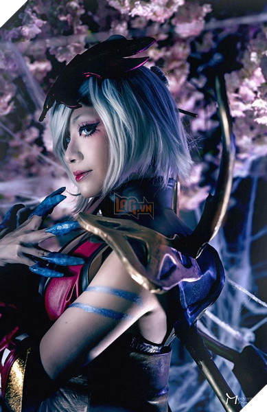 Chết người với vẻ đẹp căng tràn nhựa sống từ Cosplay Elise Huyết Nguyệt ma mị 10