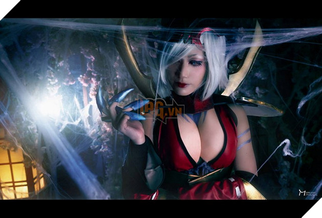 Chết người với vẻ đẹp căng tràn nhựa sống từ Cosplay Elise Huyết Nguyệt ma mị 3