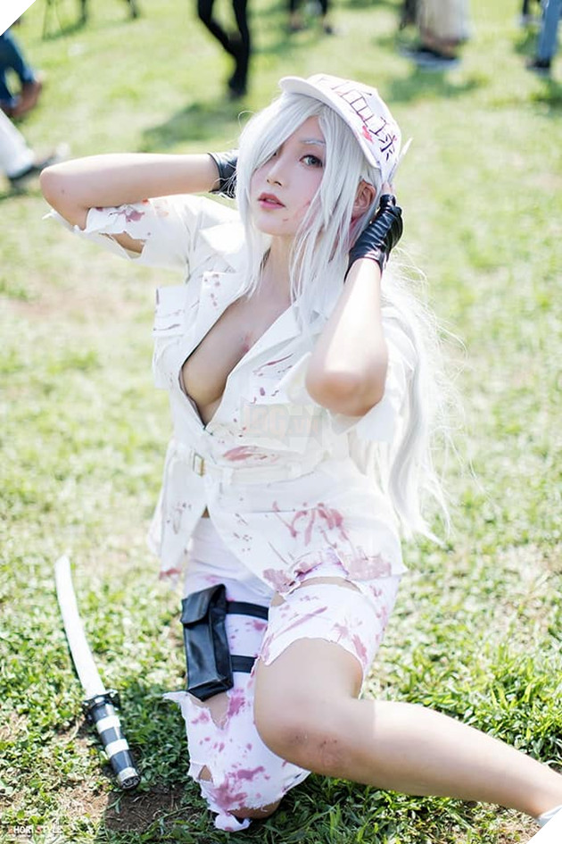 Rung rẩy trước vẻ đẹp chết người của nữ cosplayer Bạch Cầu trong bộ anime Hataraku Saibou 