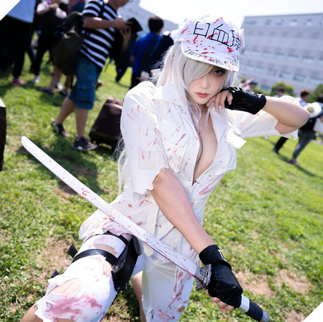 Rung rẩy trước vẻ đẹp chết người của nữ cosplayer Bạch Cầu trong bộ anime Hataraku Saibou  9