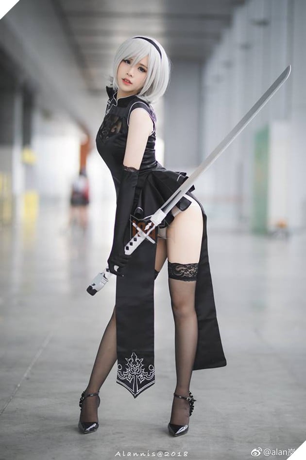 Lại ngất ngây với cosplay cô nàng 2B trong Nier: Automata - Ảnh 1.