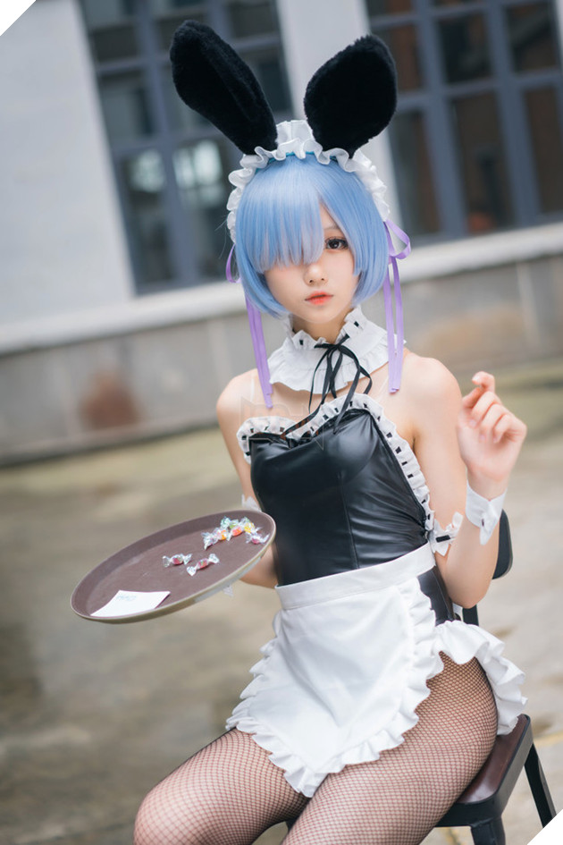 Ngất ngây với vẻ đẹp đáng yêu nhưng cực kì gợi cảm của cô hầu gái Rem 5