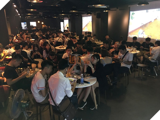ROS Mobile: Bien nguoi tham du offline Chien Dich Sinh Ton cuoi tuan qua tai Ha Noi 11 ROS Mobile: Biển người tham dự offline Chiến Dịch Sinh Tồn cuối tuần qua tại Hà Nội 11