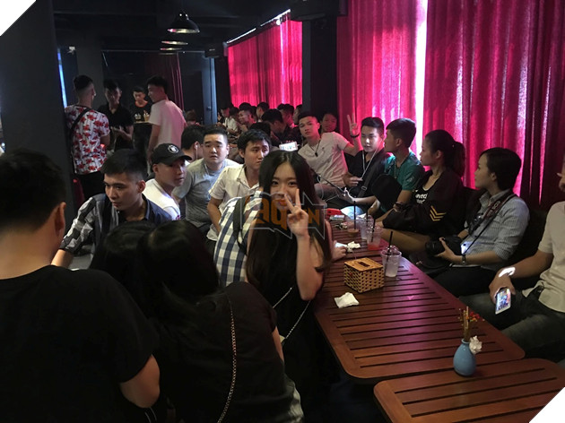 ROS Mobile: Bien nguoi tham du offline Chien Dich Sinh Ton cuoi tuan qua tai Ha Noi 17 ROS Mobile: Biển người tham dự offline Chiến Dịch Sinh Tồn cuối tuần qua tại Hà Nội 17