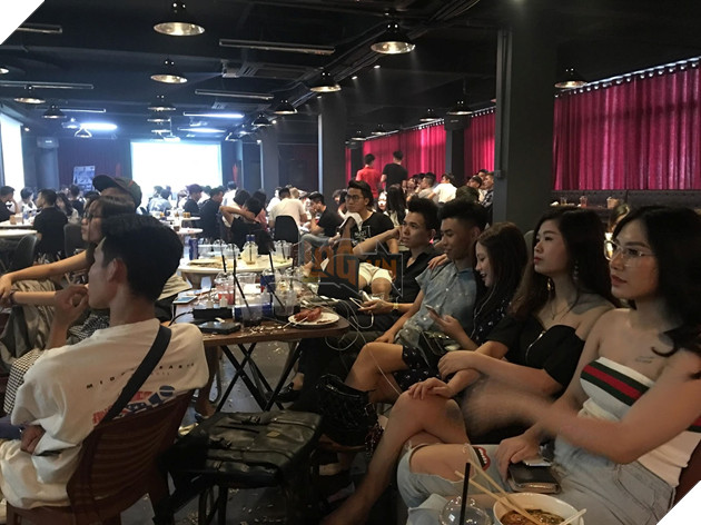 ROS Mobile: Bien nguoi tham du offline Chien Dich Sinh Ton cuoi tuan qua tai Ha Noi 20 ROS Mobile: Biển người tham dự offline Chiến Dịch Sinh Tồn cuối tuần qua tại Hà Nội 20