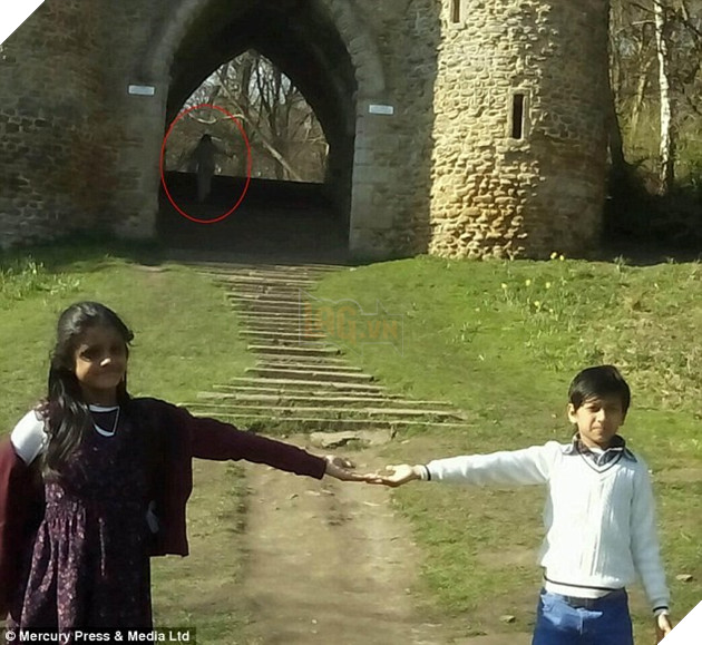 Bí ẩn ma quỷ: Những câu chuyện ám ảnh đằng sau những bức ảnh ma ám đầy rùng rợn - Ảnh 5.