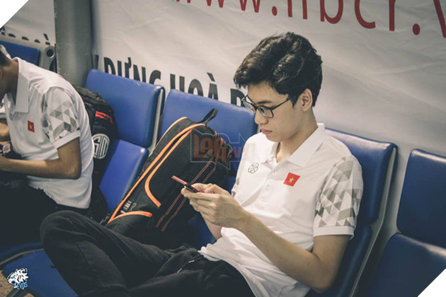 Hình ảnh EVOS lên đường sang Indonesia tham dự Asian Games 2018, trận mở màn đã gặp ngay Faker - Ảnh 5. Hình ảnh EVOS lên đường sang Indonesia tham dự Asian Games 2018, trận mở màn đã gặp ngay Faker - Ảnh 5.