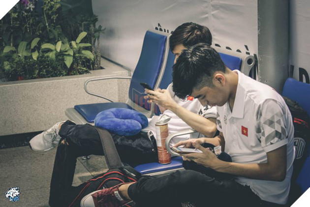 Hình ảnh EVOS lên đường sang Indonesia tham dự Asian Games 2018, trận mở màn đã gặp ngay Faker - Ảnh 6. Hình ảnh EVOS lên đường sang Indonesia tham dự Asian Games 2018, trận mở màn đã gặp ngay Faker - Ảnh 6.