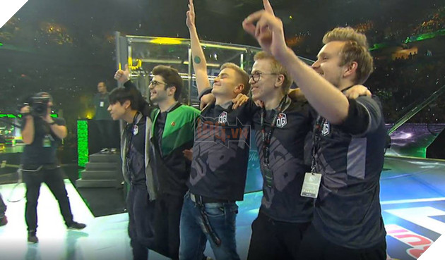 The International 2018 Main Event ngày áp chót - Nhà Vô địch chính thức thành cựu vương - Ảnh 2. The International 2018 Main Event ngày áp chót - Nhà Vô địch chính thức thành cựu vương - Ảnh 2.