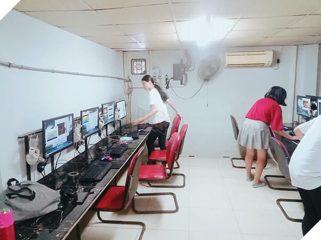 Chủ quán net ấm bụng vì fan Việt thuê cả tiệm để cày view cho MV mới của BTS - Ảnh 4. Chủ quán net ấm bụng vì fan Việt thuê cả tiệm để cày view cho MV mới của BTS - Ảnh 4.