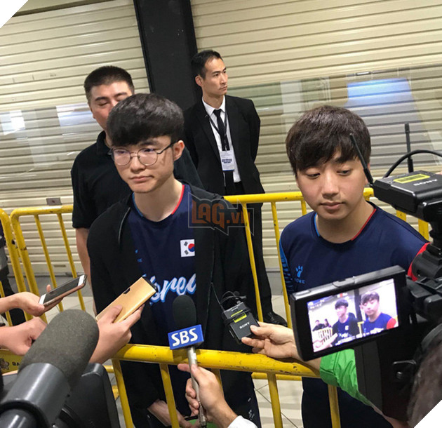 Chiến thắng Trung Quốc ngay trong ngày ra quân tại Asian Games 2018, Faker vẫn không vui lắm vì trận đấu bị tạm dừng quá nhiều - Ảnh 1. Chiến thắng Trung Quốc ngay trong ngày ra quân tại Asian Games 2018, Faker vẫn không vui lắm vì trận đấu bị tạm dừng quá nhiều - Ảnh 1.