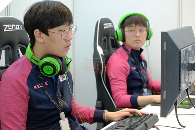 Đội tuyển Hàn Quốc bị đói vì BTC Asian Games 2018 chỉ phát bánh mì mà không cho mứt, Faker mang mì gói nhưng không được phép ăn - Ảnh 4. Đội tuyển Hàn Quốc bị đói vì BTC Asian Games 2018 chỉ phát bánh mì mà không cho mứt, Faker mang mì gói nhưng không được phép ăn - Ảnh 4.
