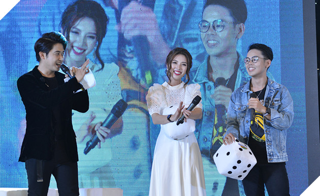 Oops Banana bắt gặp Misthy và Pew Pew đi mua đất xây nhà? 4